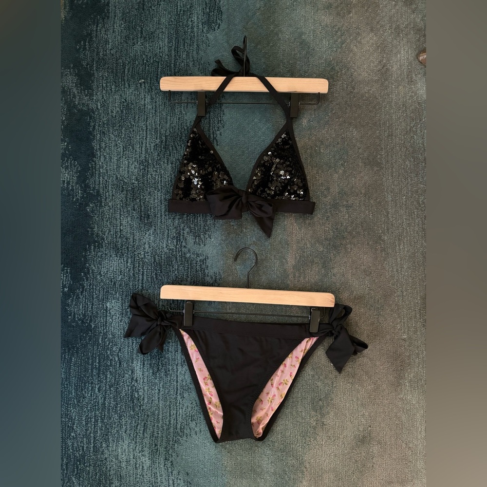 Betsey Johnson black sequin bikini with bows at hips and top size 6